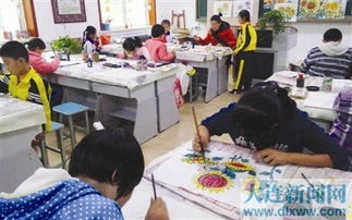 指導托管學生養(yǎng)花