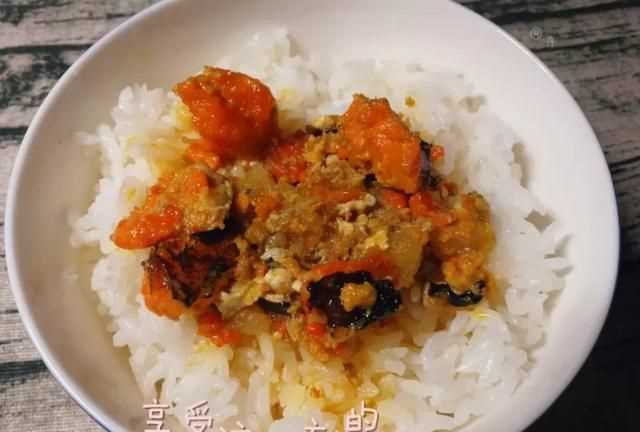 螃蟹有黃的是公還是母，螃蟹肚子里怎么有兩種黃色,一種是淡黃軟軟得,一種是橘黃有點(diǎn)發(fā)硬？圖6