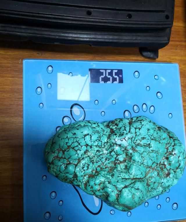 唐卡和佛牌有什么區別，寺院的壁畫(huà)算不算唐卡？什么是唐卡？圖4