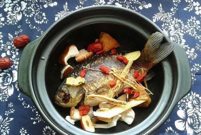 能和我說(shuō)一下你對(duì)鯽魚湯的認(rèn)知是什么，幾個(gè)詞描繪一下，謝謝