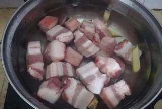 煮肉頭冷水下鍋還是熱水下鍋