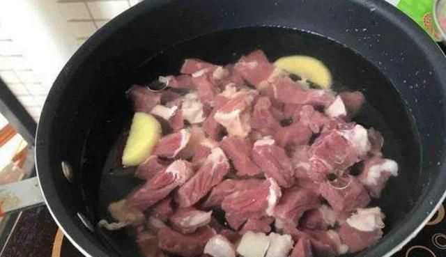 肉焯水是冷水下鍋還是熱水下鍋，煮肉頭冷水下鍋還是熱水下鍋？圖4