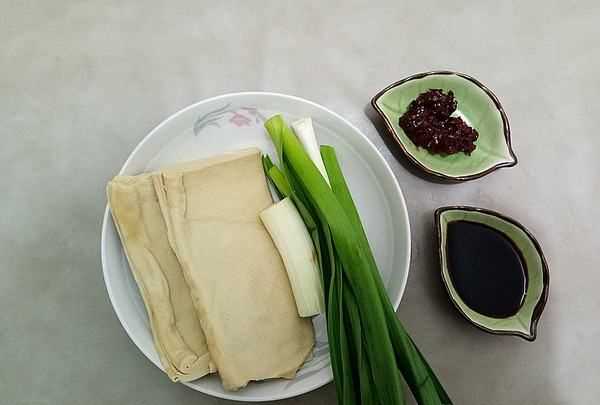 豆皮怎么炒好吃,豆皮怎么炒好吃又簡(jiǎn)單 有什么做豆皮的技巧視頻圖1