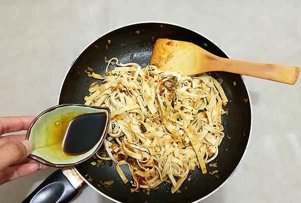 豆皮怎么炒好吃,豆皮怎么炒好吃又簡(jiǎn)單 有什么做豆皮的技巧視頻圖7