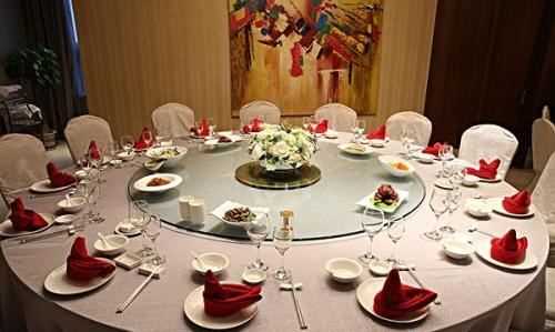 在餐館就餐時(shí)用開水燙一下碗筷能起到什么作用,餐廳就餐前用熱水燙一下碗筷可以嗎圖3