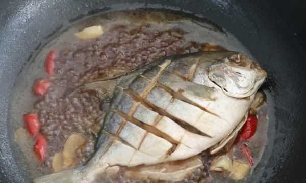 鯧魚(yú)怎么做最好吃又簡(jiǎn)單,鯧魚(yú)怎么做好吃又簡(jiǎn)單圖7