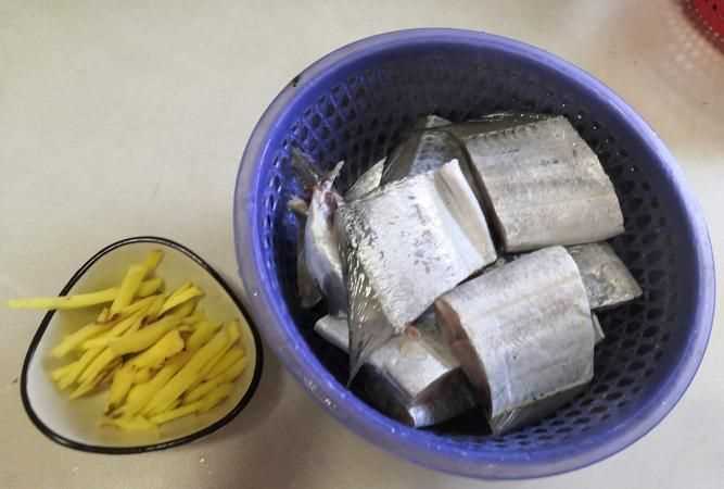 帶魚(yú)白色部分變黃是什么原因