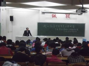 鎮(zhèn)領(lǐng)導(dǎo)在學(xué)生安全知識(shí)講座上的講話