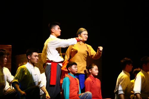 鳳回頭的典故,鳳朝陽典故,和鳳凰有關的典故
