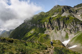 關(guān)于登山山水的詩句