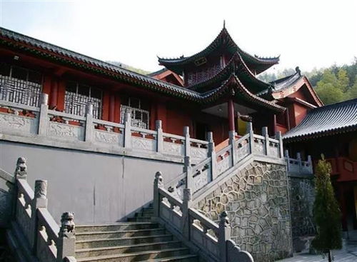 關(guān)于寺廟的古詩(shī)句,描寫(xiě)寺廟的古詩(shī)句,關(guān)于寺廟鐘聲的古詩(shī)句