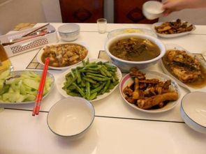 校園午餐時(shí)間作文600字,學(xué)校的美味午餐作文400字,午餐時(shí)間作文400字