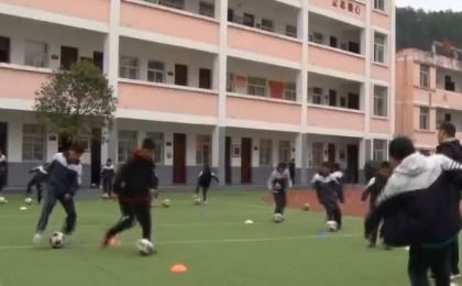 校園里下課的作文怎么寫(xiě)