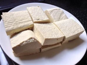 石膏豆腐點(diǎn)漿注意事項(xiàng),石膏做豆腐方法,怎樣用石膏做豆腐