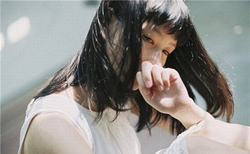 對啊，就是嫌你窮才分手的啊