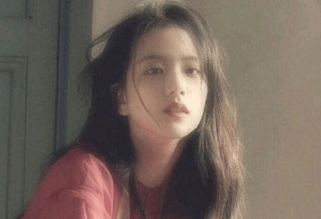 女生彰顯個(gè)性的經(jīng)典說說：秒回不是碰巧，而是我一直在等