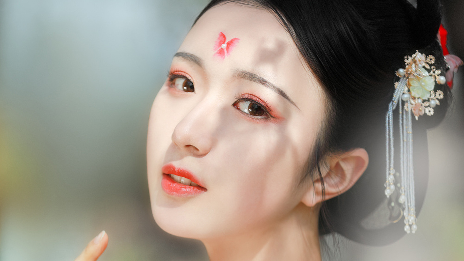 愿這世上所有溫柔的人，路無(wú)險(xiǎn)阻，日月相伴，星辰為友