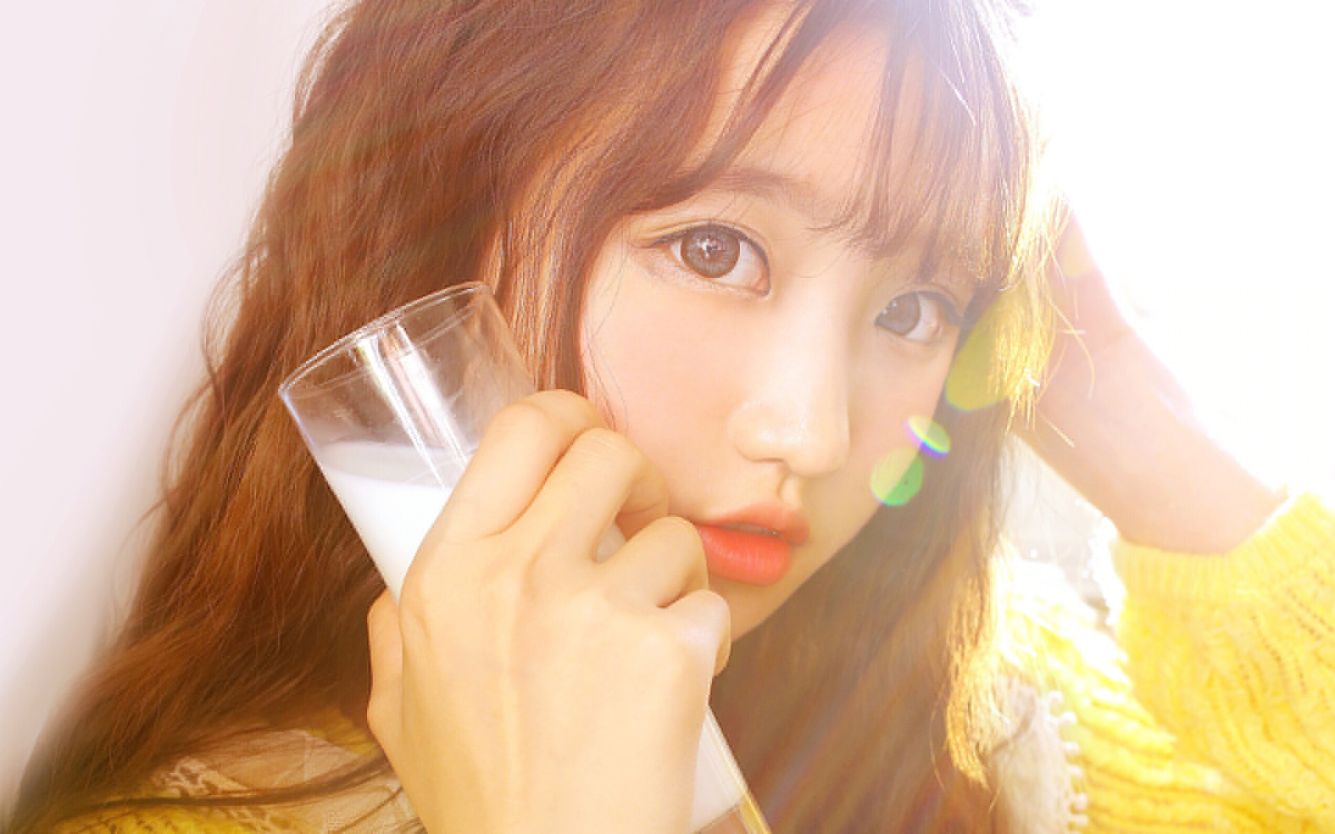 愛(ài)慕月光的人并不將它據(jù)為己有，能遠(yuǎn)遠(yuǎn)望著，就已足夠