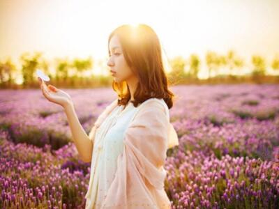 說說心情短語人生感悟 時(shí)間不是讓人忘了痛，而是讓人習(xí)慣了痛